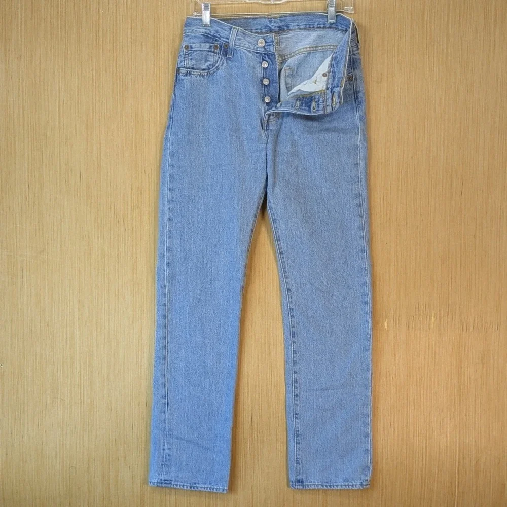 Levis 501 Original Fit Straight Leg Light Wash Blue Denim Jeans Mens 29x32